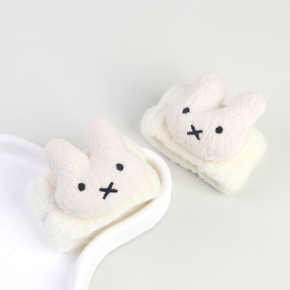 Miffy-Kaninchen-Handgelenkband – Cleanser Face Bewertung und Preis